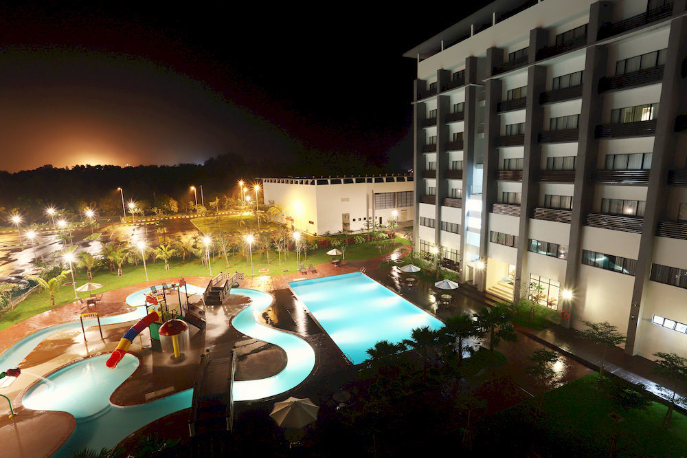 Raia Hotel & Convention Centre Terengganu Kuala Terengganu Exterior foto