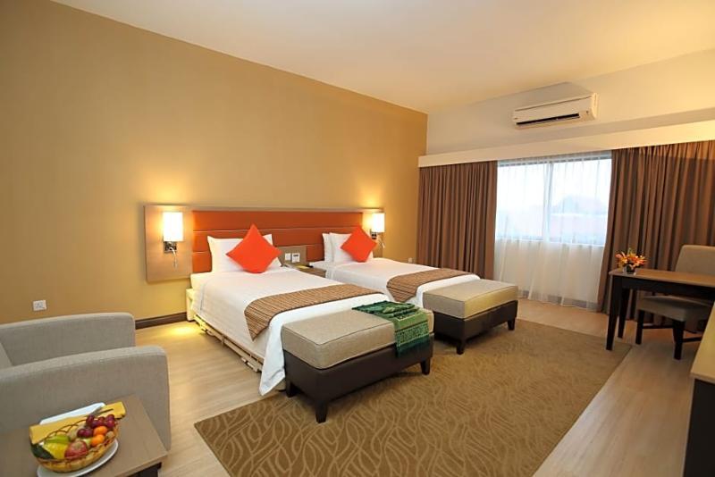 Raia Hotel & Convention Centre Terengganu Kuala Terengganu Exterior foto